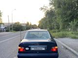 Mercedes-Benz E 220 1994 годаүшін3 400 000 тг. в Шымкент – фото 5