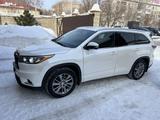 Toyota Highlander 2015 года за 16 500 000 тг. в Петропавловск