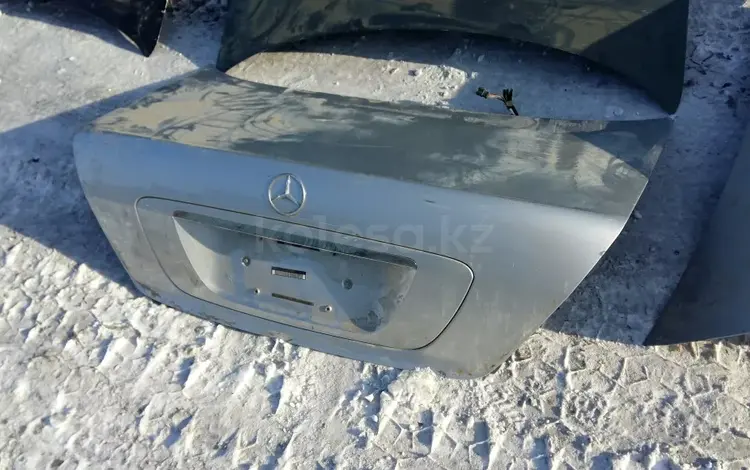 Крышка багажника Mercedes W220үшін35 000 тг. в Семей