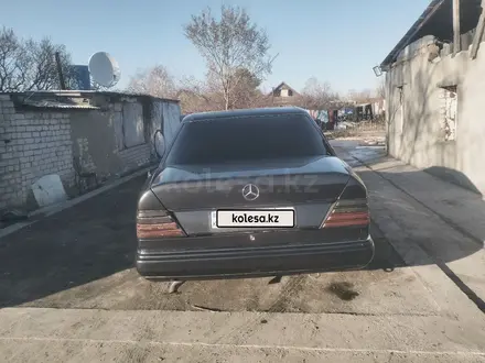 Mercedes-Benz E 230 1992 года за 1 500 000 тг. в Семей – фото 13