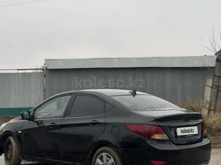 Hyundai Accent 2013 года за 2 700 000 тг. в Уральск – фото 4