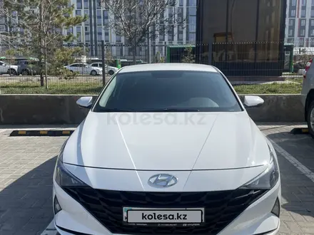 Hyundai Elantra 2022 года за 9 900 000 тг. в Алматы