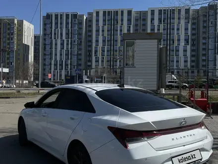 Hyundai Elantra 2022 года за 9 900 000 тг. в Алматы – фото 9