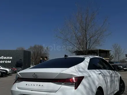 Hyundai Elantra 2022 года за 9 900 000 тг. в Алматы – фото 6