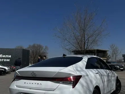 Hyundai Elantra 2022 года за 9 900 000 тг. в Алматы – фото 7