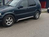 Mercedes-Benz ML 320 2000 года за 4 900 000 тг. в Алматы – фото 2
