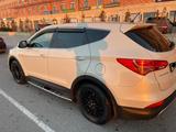 Hyundai Santa Fe 2015 года за 10 200 000 тг. в Актау – фото 4