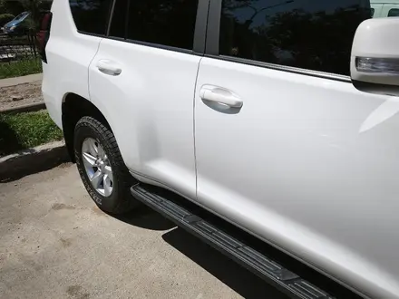 Toyota Land Cruiser Prado 2019 года за 23 500 000 тг. в Алматы – фото 4