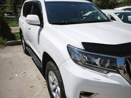 Toyota Land Cruiser Prado 2019 года за 23 500 000 тг. в Алматы – фото 3