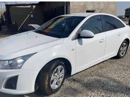 Chevrolet Cruze 2013 года за 3 700 000 тг. в Туркестан – фото 2