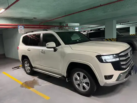 Toyota Land Cruiser 2021 года за 42 000 000 тг. в Астана