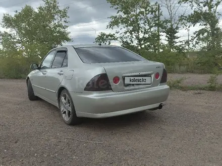 Toyota Altezza 2004 года за 4 000 000 тг. в Астана – фото 2