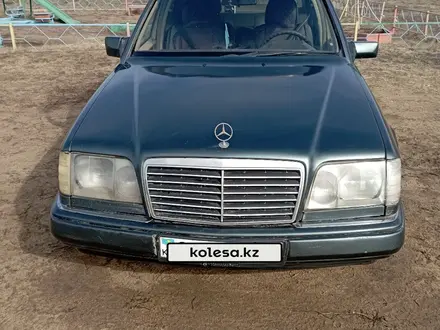 Mercedes-Benz E 200 1995 года за 1 900 000 тг. в Павлодар