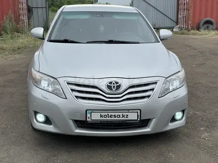 Toyota Camry 2010 года за 6 600 000 тг. в Экибастуз