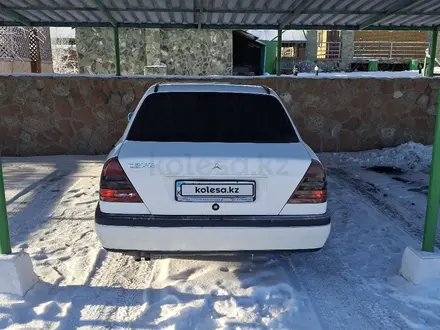 Mercedes-Benz C 200 1994 года за 1 400 000 тг. в Караганда – фото 2