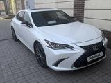 Lexus ES 250 2025 года за 29 000 000 тг. в Алматы