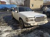 Mercedes-Benz E 200 1989 года за 750 000 тг. в Караганда – фото 2