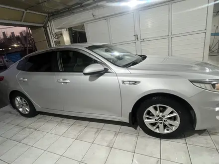 Kia K5 2017 года за 6 700 000 тг. в Алматы – фото 3