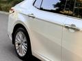 Toyota Camry 2019 года за 13 800 000 тг. в Алматы – фото 19