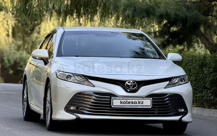 Toyota Camry 2019 года за 13 800 000 тг. в Алматы
