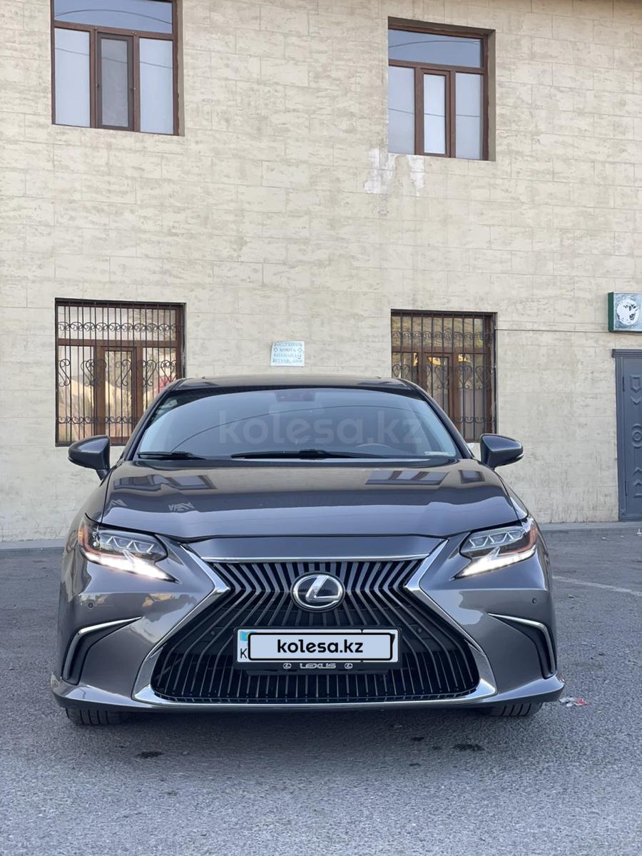 Lexus ES 300h 2014 г.