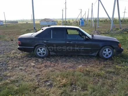 Mercedes-Benz E 230 1990 года за 850 000 тг. в Караганда – фото 2