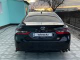 Toyota Camry 2022 годаүшін14 500 000 тг. в Атырау – фото 3