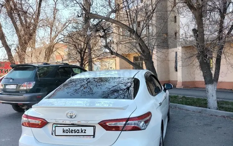 Toyota Camry 2019 года за 13 900 000 тг. в Тараз