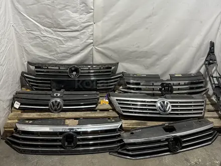 Решетки радиатора Vw Passat CC Jetta Tiguan за 50 000 тг. в Алматы