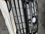 Решетка радиатора ОРИГИНАЛ для Lexus lx 570 — 2016 и выше за 550 000 тг. в Алматы – фото 2