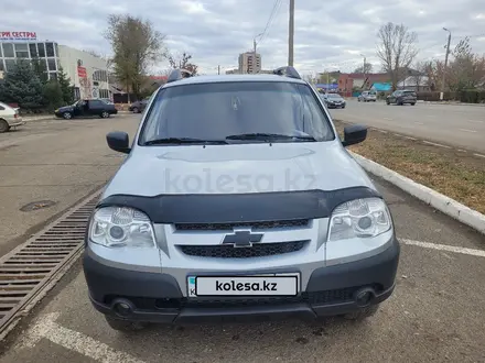 Chevrolet Niva 2015 года за 3 500 000 тг. в Уральск – фото 2