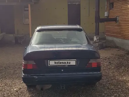 Mercedes-Benz E 200 1994 года за 1 800 000 тг. в Астана – фото 6