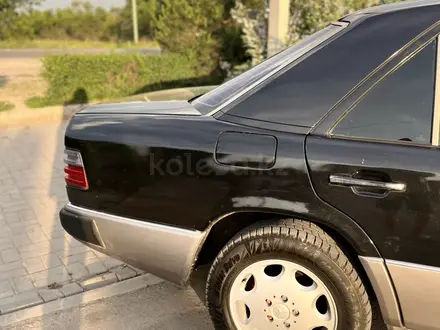 Mercedes-Benz E 230 1991 года за 1 800 000 тг. в Алматы – фото 6