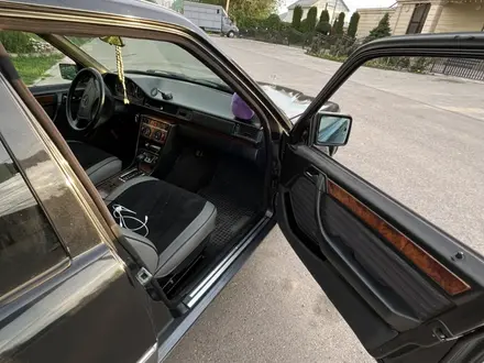 Mercedes-Benz E 230 1991 года за 1 800 000 тг. в Алматы – фото 13