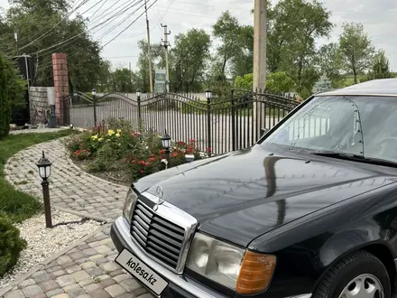 Mercedes-Benz E 230 1991 года за 1 800 000 тг. в Алматы