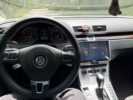 Volkswagen Passat 2013 года за 4 400 000 тг. в Алматы – фото 18