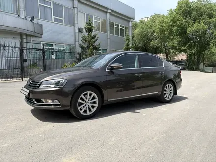 Volkswagen Passat 2013 года за 4 400 000 тг. в Алматы – фото 3