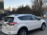 Toyota RAV4 2017 года за 15 500 000 тг. в Алматы – фото 4