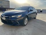 Toyota Camry 2017 года за 7 100 000 тг. в Кульсары – фото 2