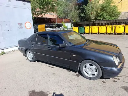 Mercedes-Benz E 280 1996 года за 2 790 000 тг. в Астана – фото 2