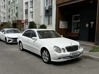 Mercedes-Benz E 320