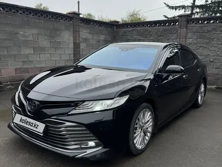 Toyota Camry 2020 года за 15 000 000 тг. в Астана