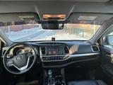 Toyota Highlander 2018 года за 18 300 000 тг. в Кокшетау – фото 2