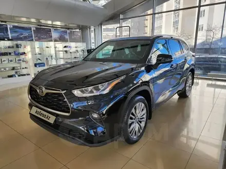 Toyota Highlander 2023 года за 21 500 000 тг. в Актобе