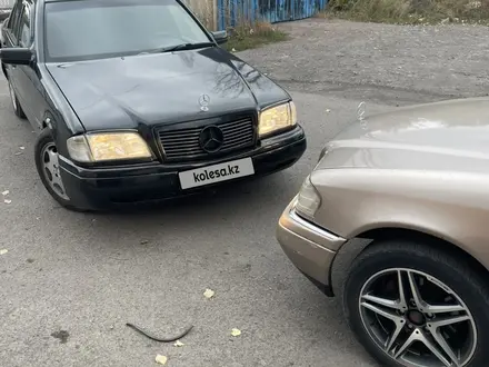 Mercedes-Benz C 220 1995 года за 1 800 000 тг. в Караганда – фото 9