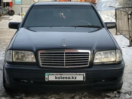 Mercedes-Benz C 240 1999 года за 2 750 000 тг. в Павлодар – фото 3