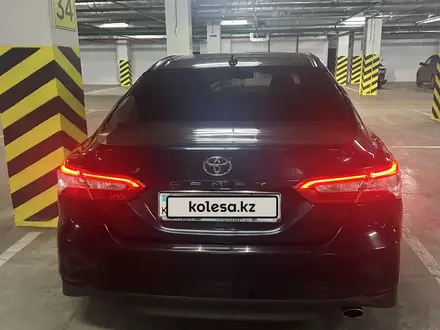 Toyota Camry 2018 года за 13 500 000 тг. в Костанай – фото 5