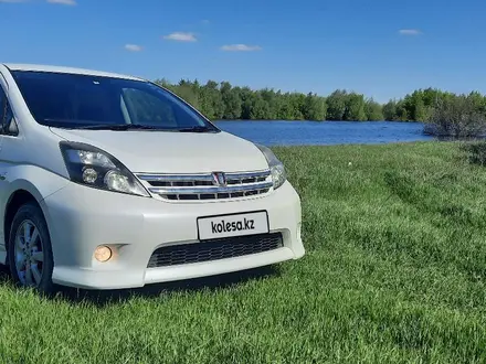 Toyota Isis 2011 года за 3 850 000 тг. в Уральск