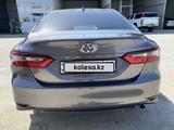 Toyota Camry 2022 года за 16 500 000 тг. в Актау – фото 3