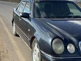 Mercedes-Benz E 320 1996 года за 2 000 000 тг. в Астана – фото 2